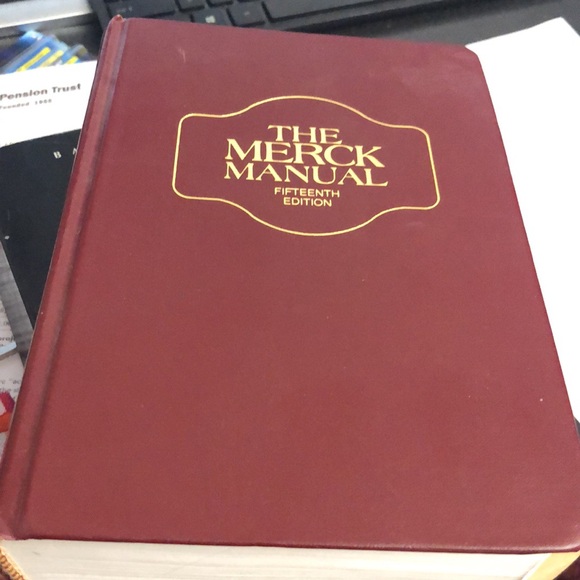 THE MERCK MANUAL Of Diagnosis And Therapy 15th Fifteenth Edition Hardcover Book - Picture 4 of 12